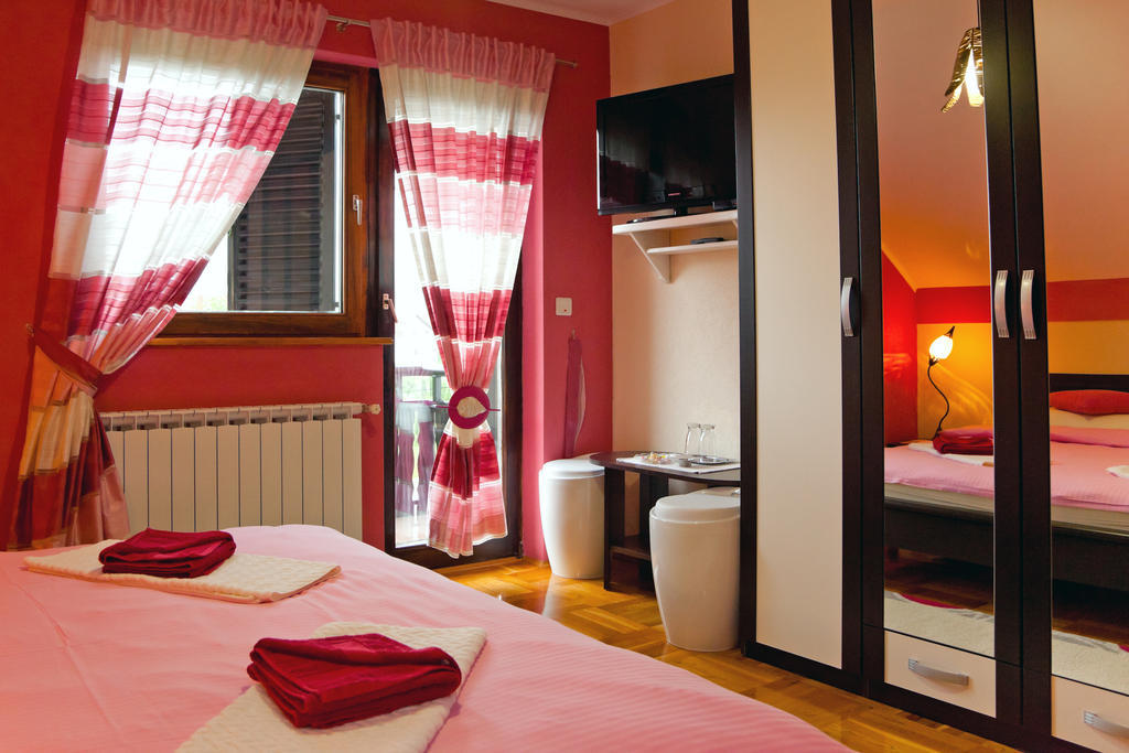Apartments Tratincica Seliste Dreznicko Room photo
