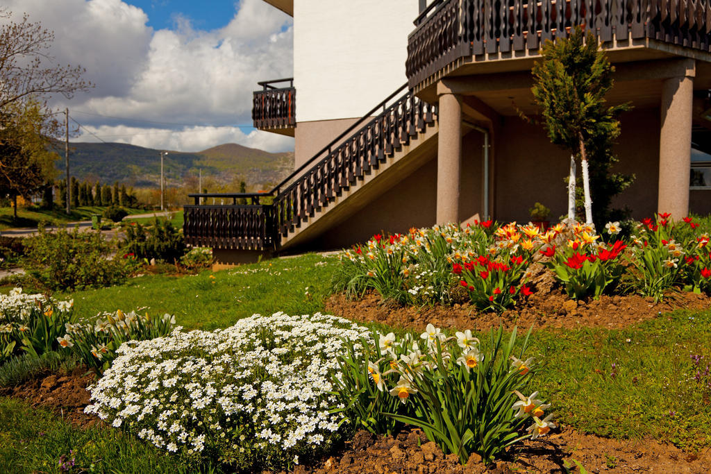 Apartments Tratincica Seliste Dreznicko Exterior photo