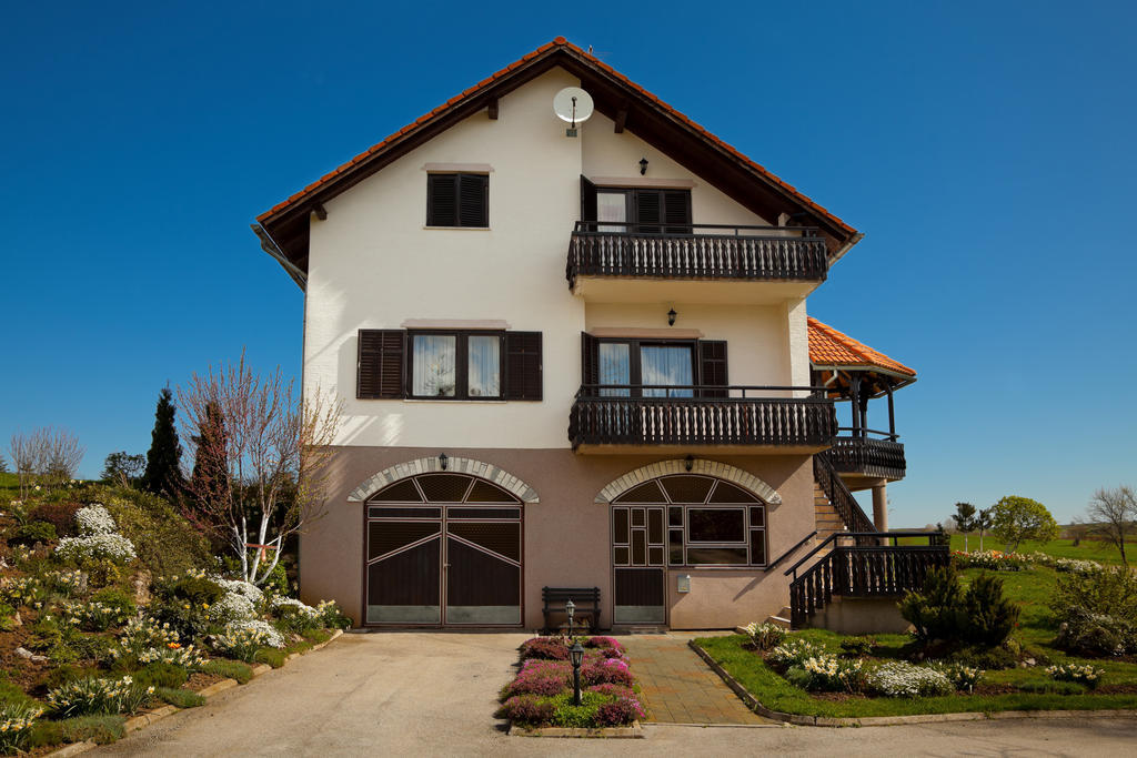 Apartments Tratincica Seliste Dreznicko Exterior photo