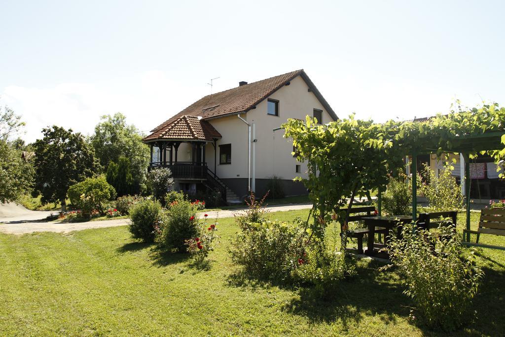 Apartments Tratincica Seliste Dreznicko Exterior photo