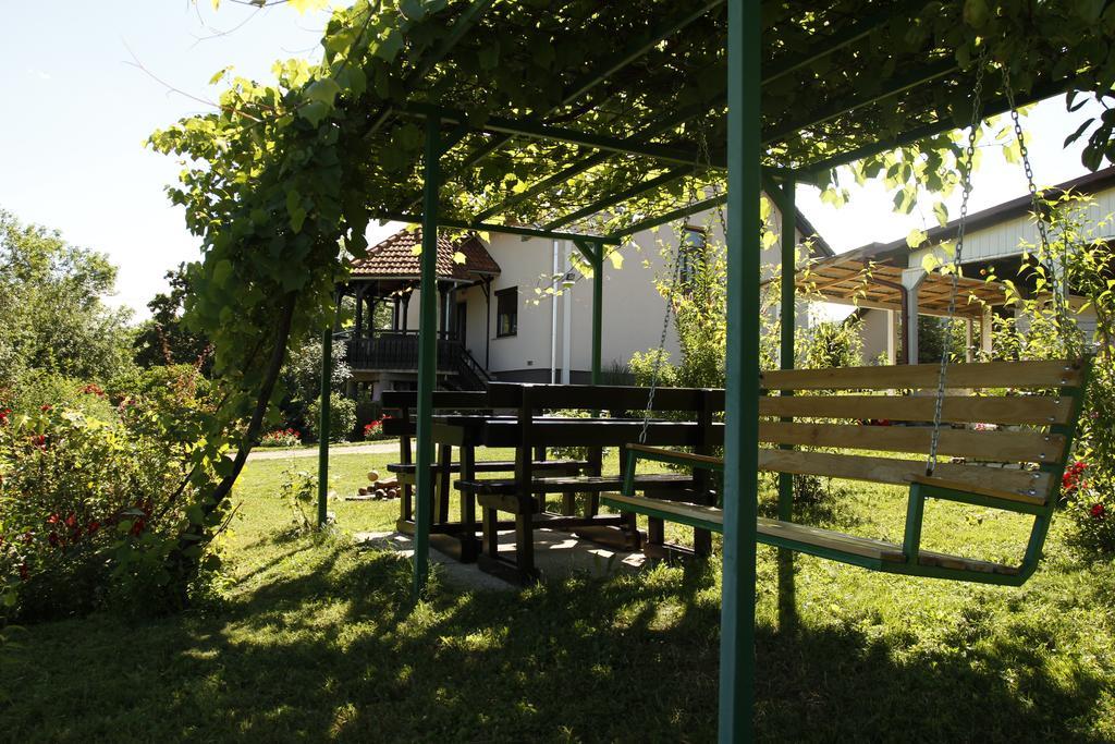 Apartments Tratincica Seliste Dreznicko Exterior photo